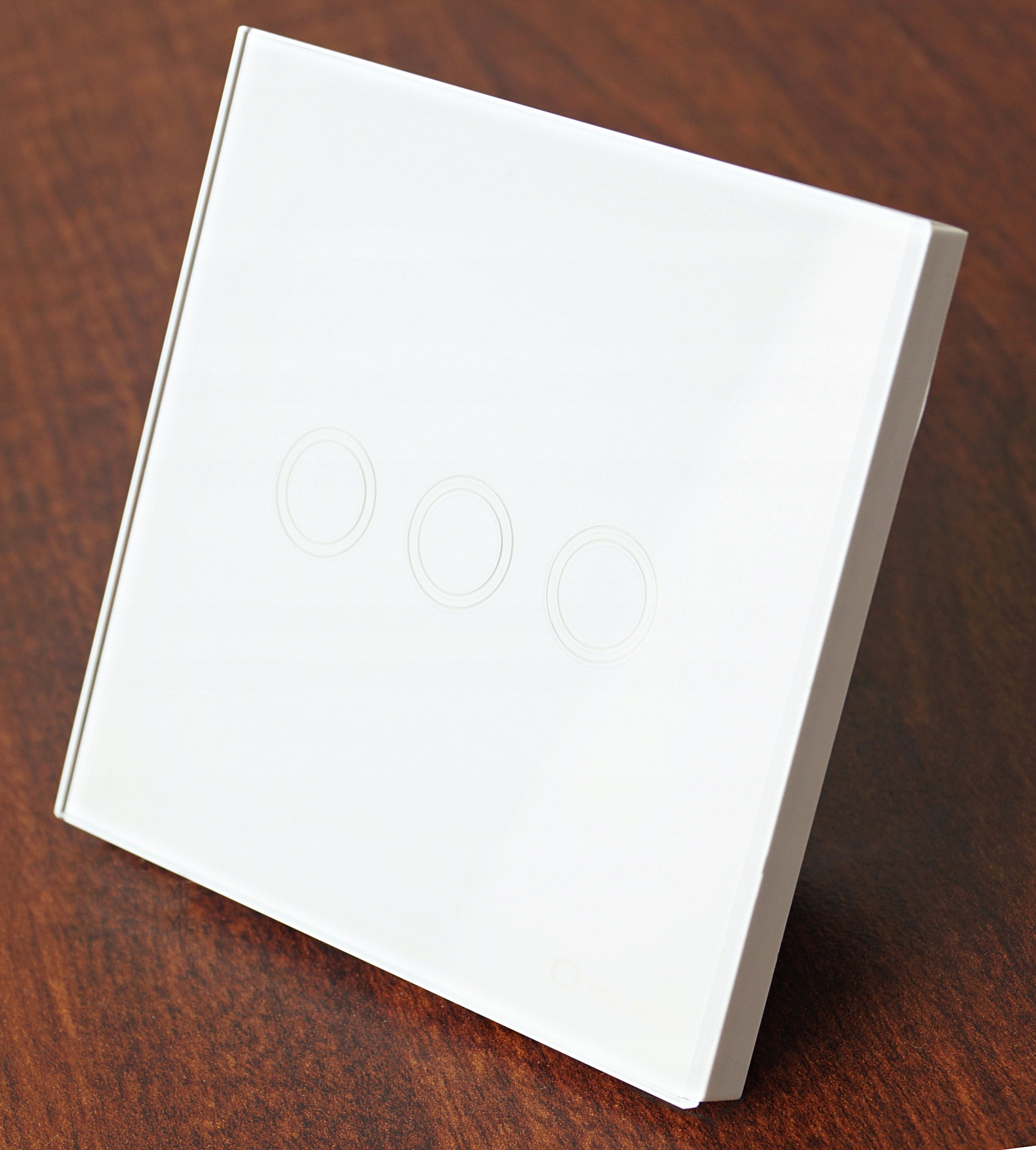 Dotykowy Włącznik Światła Potrójny Szklany WiFi Qtouch