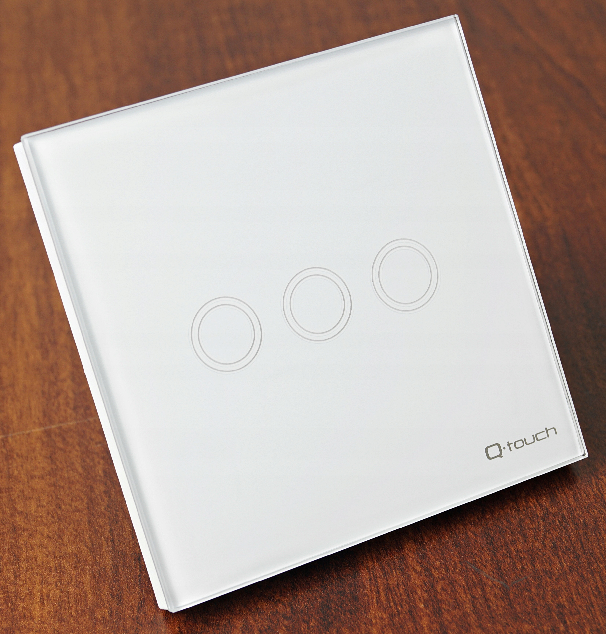 Dotykowy Włącznik Światła Potrójny Szklany WiFi Qtouch